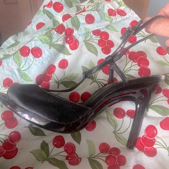 Black satin sandals with t-strap and high spiked heel. 10 - Picture 1 of 8